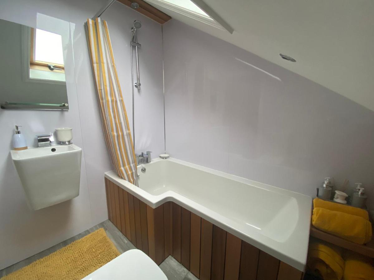 ברודסטיירס Pierremont En-Suite Rooms מראה חיצוני תמונה