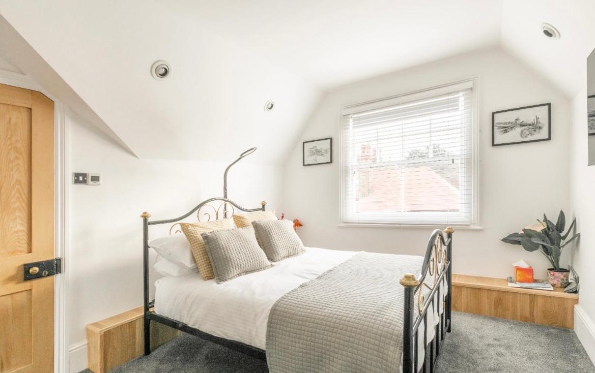 ברודסטיירס Pierremont En-Suite Rooms מראה חיצוני תמונה