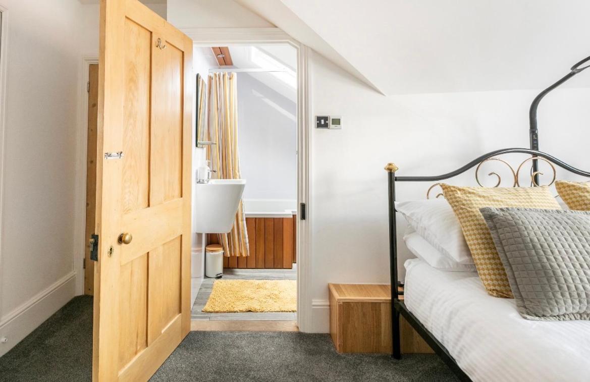 ברודסטיירס Pierremont En-Suite Rooms מראה חיצוני תמונה