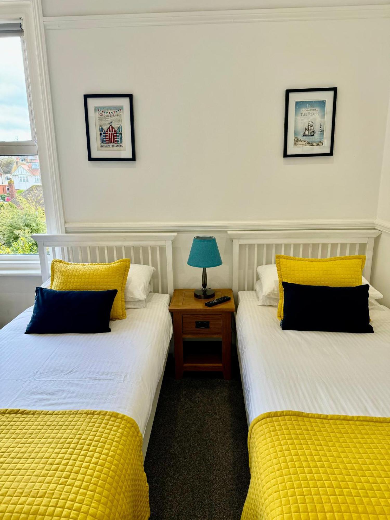 ברודסטיירס Pierremont En-Suite Rooms מראה חיצוני תמונה