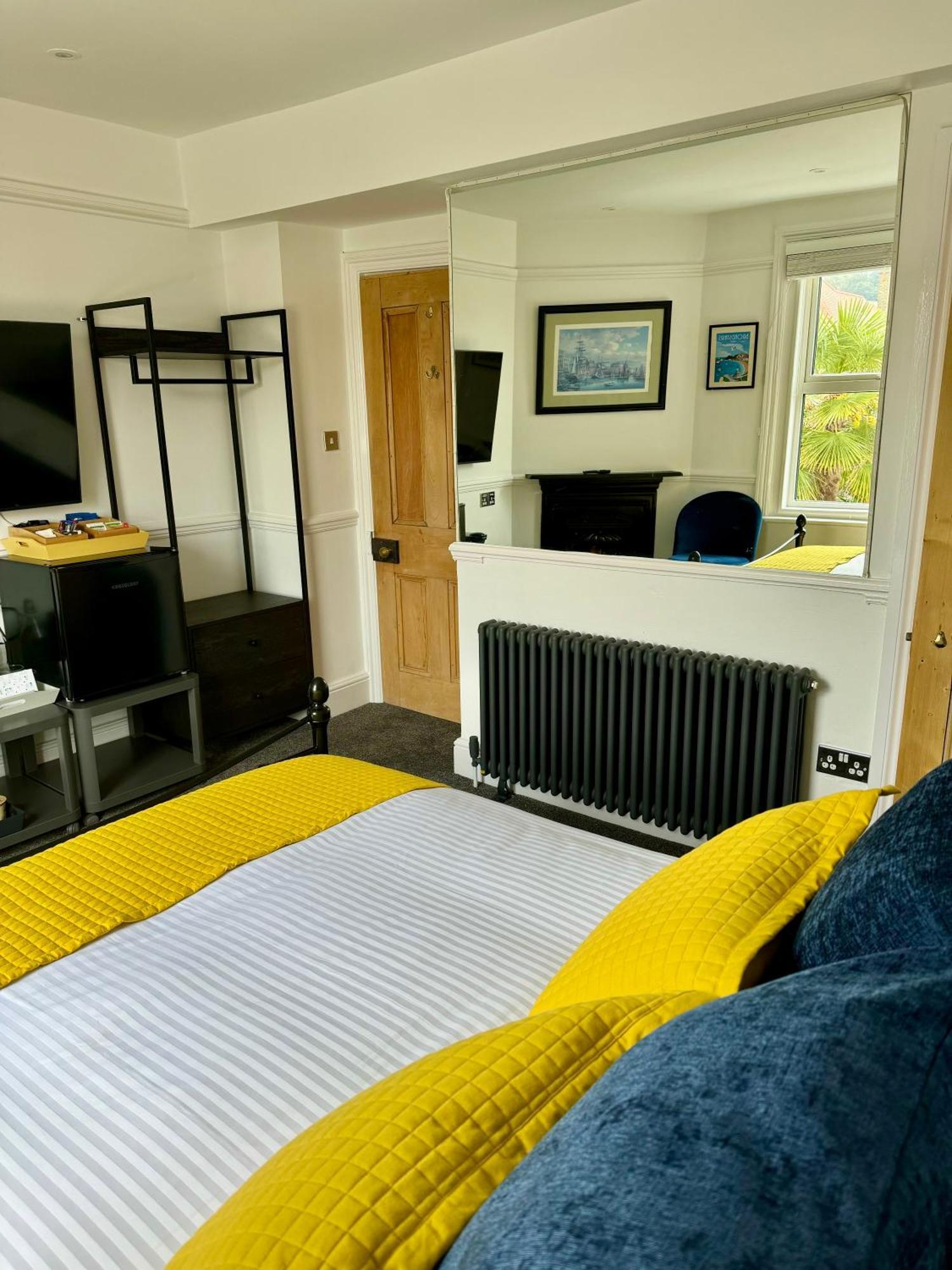 ברודסטיירס Pierremont En-Suite Rooms מראה חיצוני תמונה
